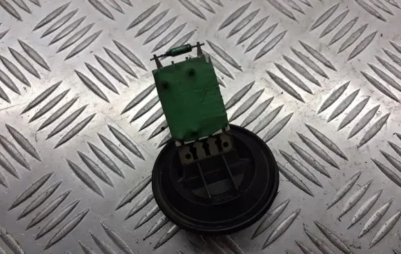 Skoda Fabia Mk2 (5J) Heater blower fan relay BRAK
