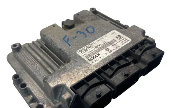 Ford Focus Engine control unit/module 8M5112A650LC 0281011701