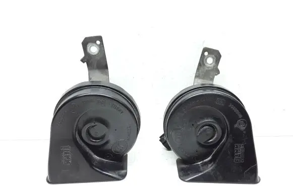 Volvo V70 Horn signal 08635072 08635071