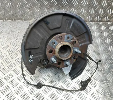 Hyundai i40 Rear wheel hub 527103Z010