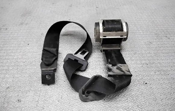 Opel Astra H Front seatbelt 13181192