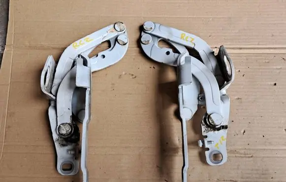 Peugeot RCZ Engine bonnet/hood hinges YM17350180 YM17350080