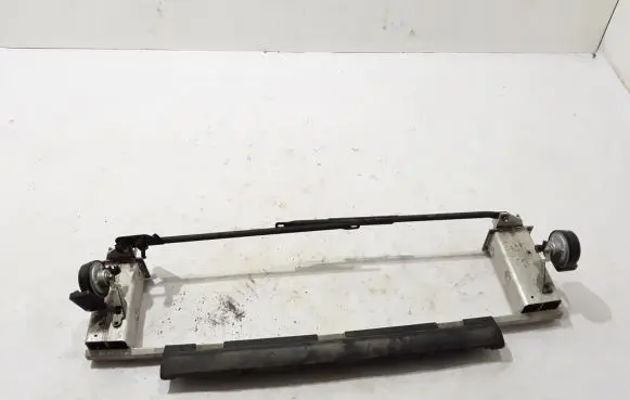 Volvo XC60 Radiator mount bracket 31429924
