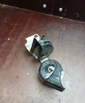 BMW 5 E60 E61 Horn signal 6935709