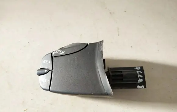 Multifunctional control switch/knob