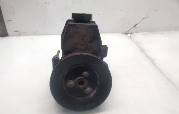 Mercedes-Benz Vito Viano W638 Power steering pump A6042360010