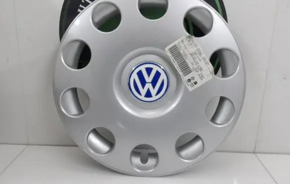 Volkswagen Bora R16 wheel hub/cap/trim 1C0601147A