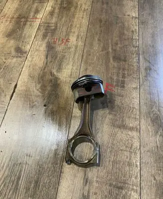 Audi Q7 4L Piston with connecting rod 