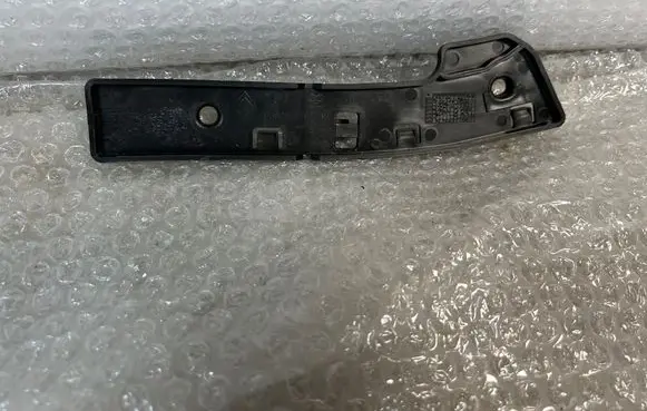 Citroen Berlingo Fender mounting bracket P0014915B 9680546780