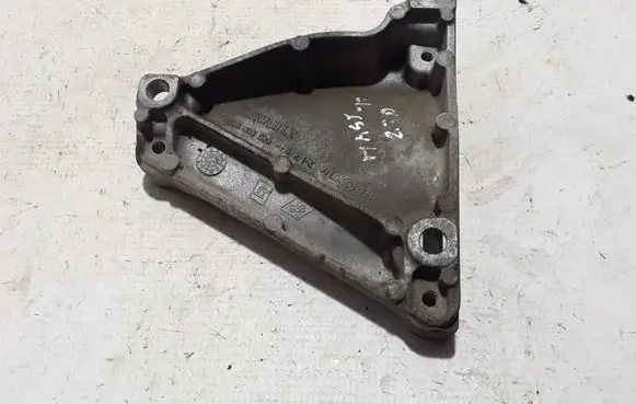 Renault Master III A/C compressor mount bracket 8200808620