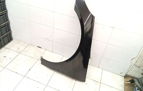 Mercedes-Benz R W251 Fender
