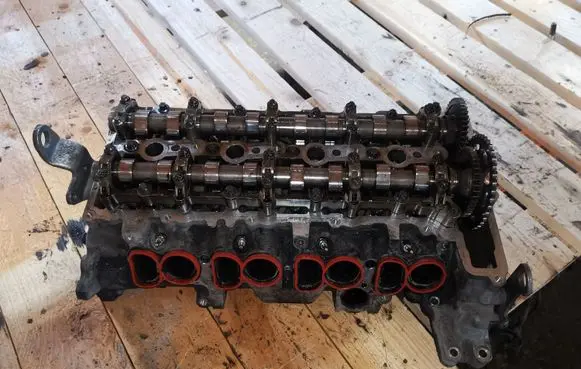 BMW X3 E83 Engine head 7797678