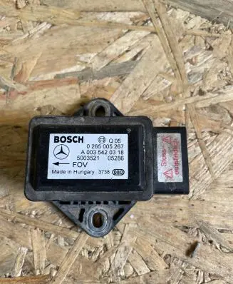 Mercedes-Benz E W211 ESP acceleration yaw rate sensor A0035420318 0265005267