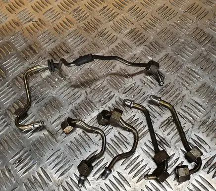 BMW 3 E90 E91 Fuel injector supply line/pipe 7810713 7810714 7800590