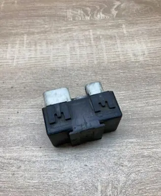 Volvo S70 V70 V70 XC Coolant fan relay 9442934