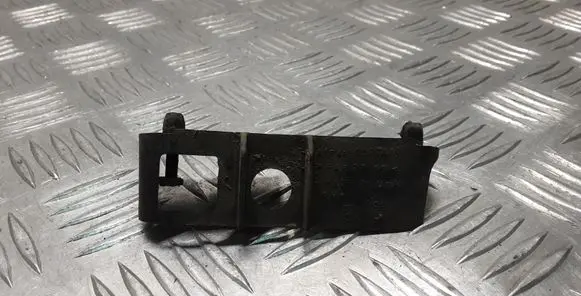 Mercedes-Benz ML W164 Front bumper mounting bracket A1646800274