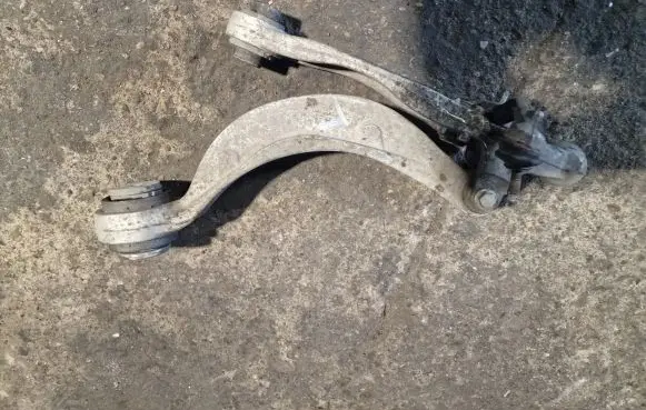 Jaguar XE Front lower control arm/wishbone