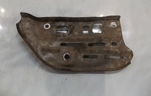 Toyota Yaris Battery tray heat shield 