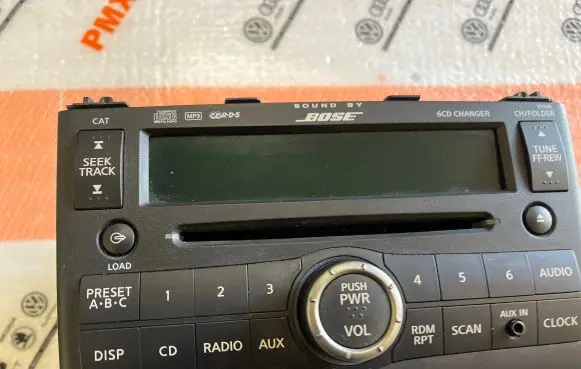 Nissan Rogue Radio/CD/DVD/GPS head unit 28185JM200