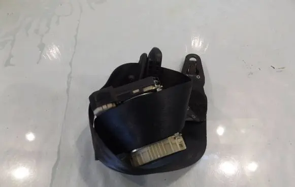 Renault Twingo II Rear seatbelt