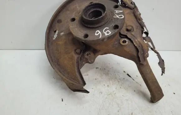 Audi A8 S8 D2 4D Front wheel hub