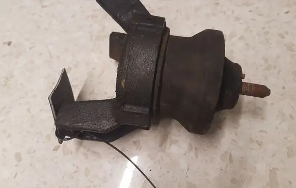 Hyundai Santa Fe Engine mount bracket 219322B000