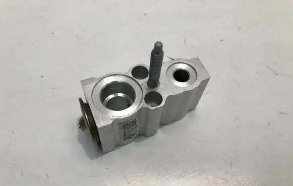 Air conditioning (A/C) expansion valve