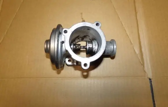 BMW 3 E90 E91 EGR valve 7791480