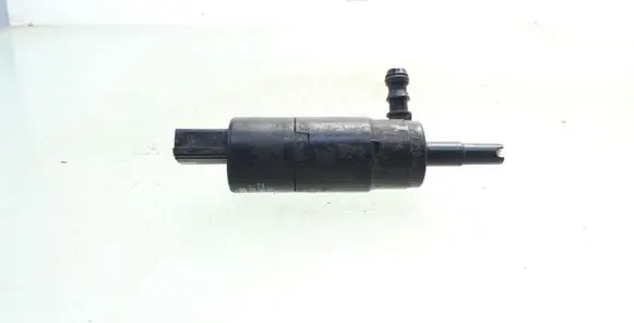 Volkswagen PASSAT B6 Headlight washer pump 3B7955681