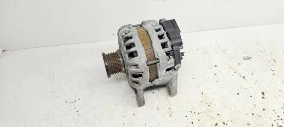 Renault Captur Generator/alternator 231008593R