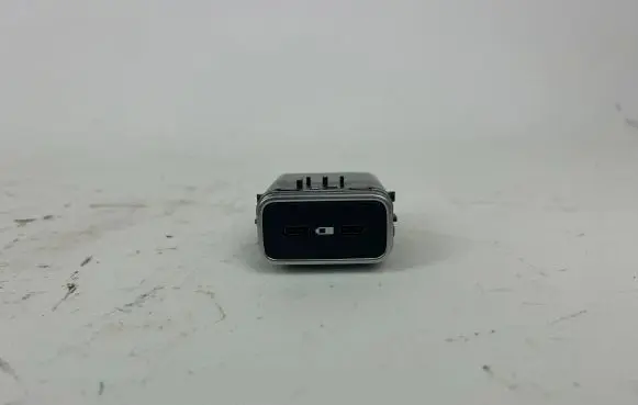 Mercedes-Benz GLE W167 USB socket connector A1678205201 0089846
