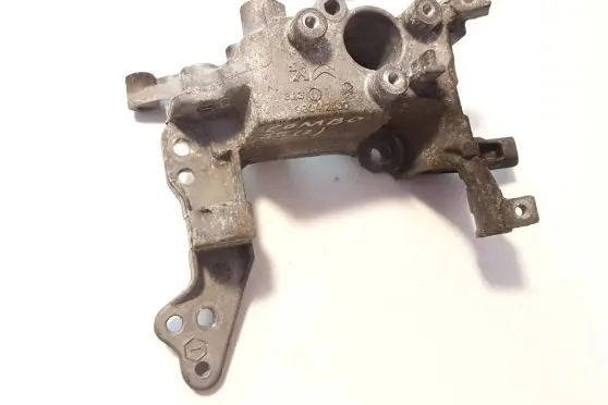 Opel Combo E Engine mounting bracket 9804121180