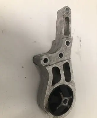 Volvo V40 Engine mount bracket 31325048