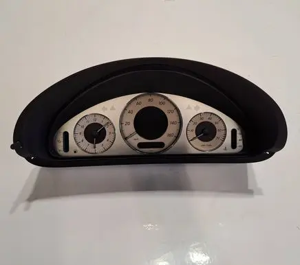 Speedometer (instrument cluster)