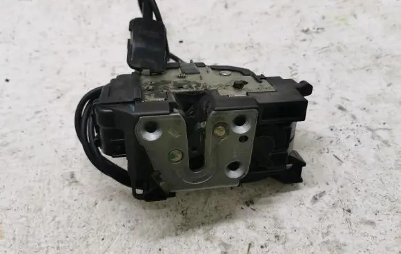 Renault Kangoo II Front door lock