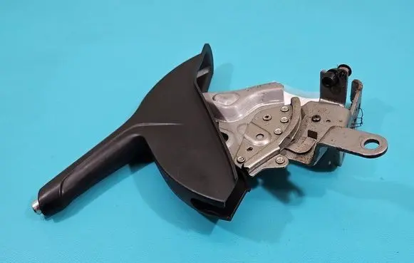 Handbrake/parking brake lever assembly