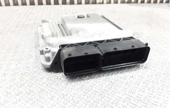 Volkswagen Touran I Engine control unit/module 03G906016DR 0281011844