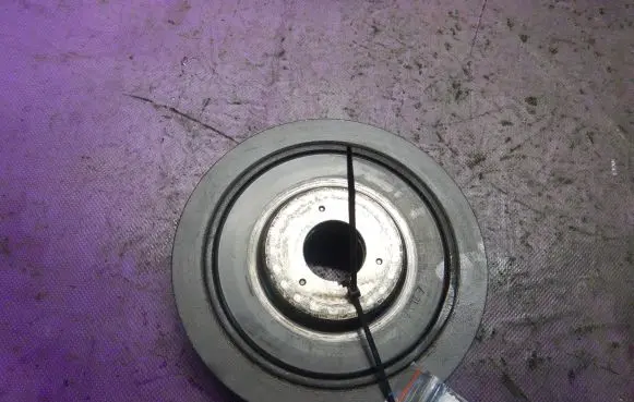 Peugeot 406 Crankshaft pulley