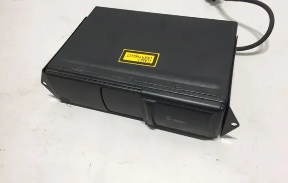 Volkswagen PASSAT B5.5 CD/DVD changer 