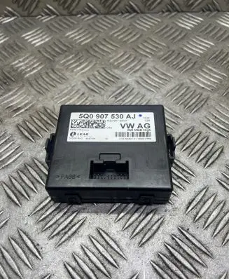 Volkswagen PASSAT CC Gateway control module 5Q0907530AJ 5Q0907530F