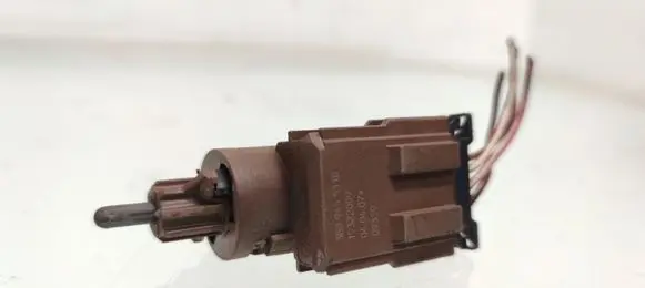 Audi A4 S4 B6 8E 8H Brake pedal sensor switch 3B0945511B