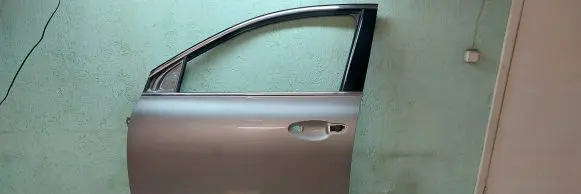 KIA Sorento Front door