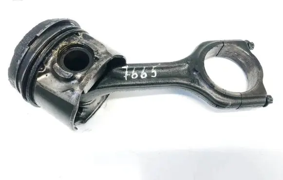 Ford Focus Piston with connecting rod