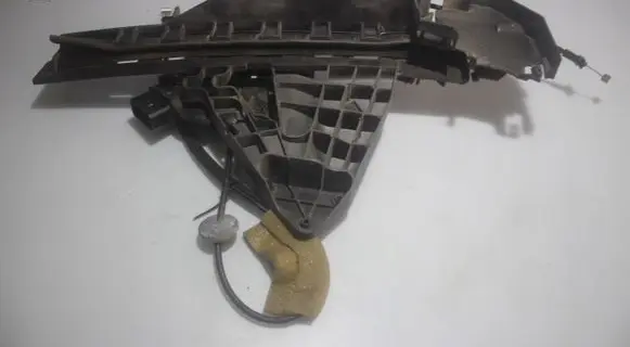Ford C-MAX I Front door lock