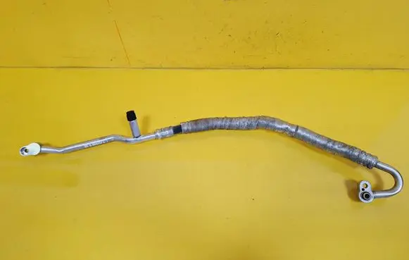 Volkswagen Polo IV 9N3 Air conditioning (A/C) pipe/hose 
