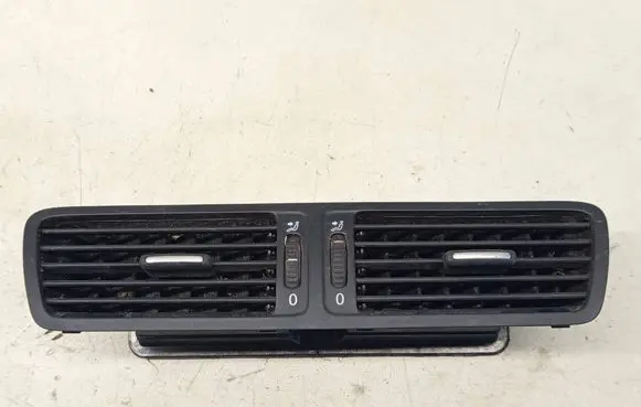 Volkswagen PASSAT CC Dash center air vent grill 3C2819728 P0110957