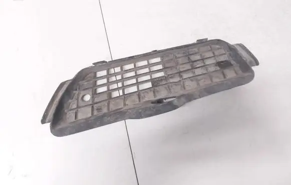 Volkswagen Golf III Front bumper lower grill 1h6853666