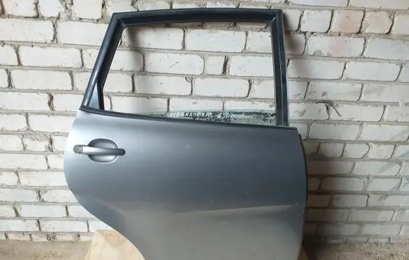 Seat Toledo III (5P) Rear door