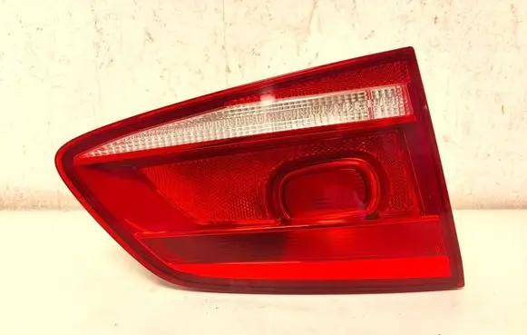 Tailgate rear/tail lights