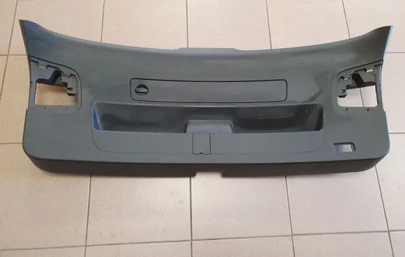 Tailgate trim